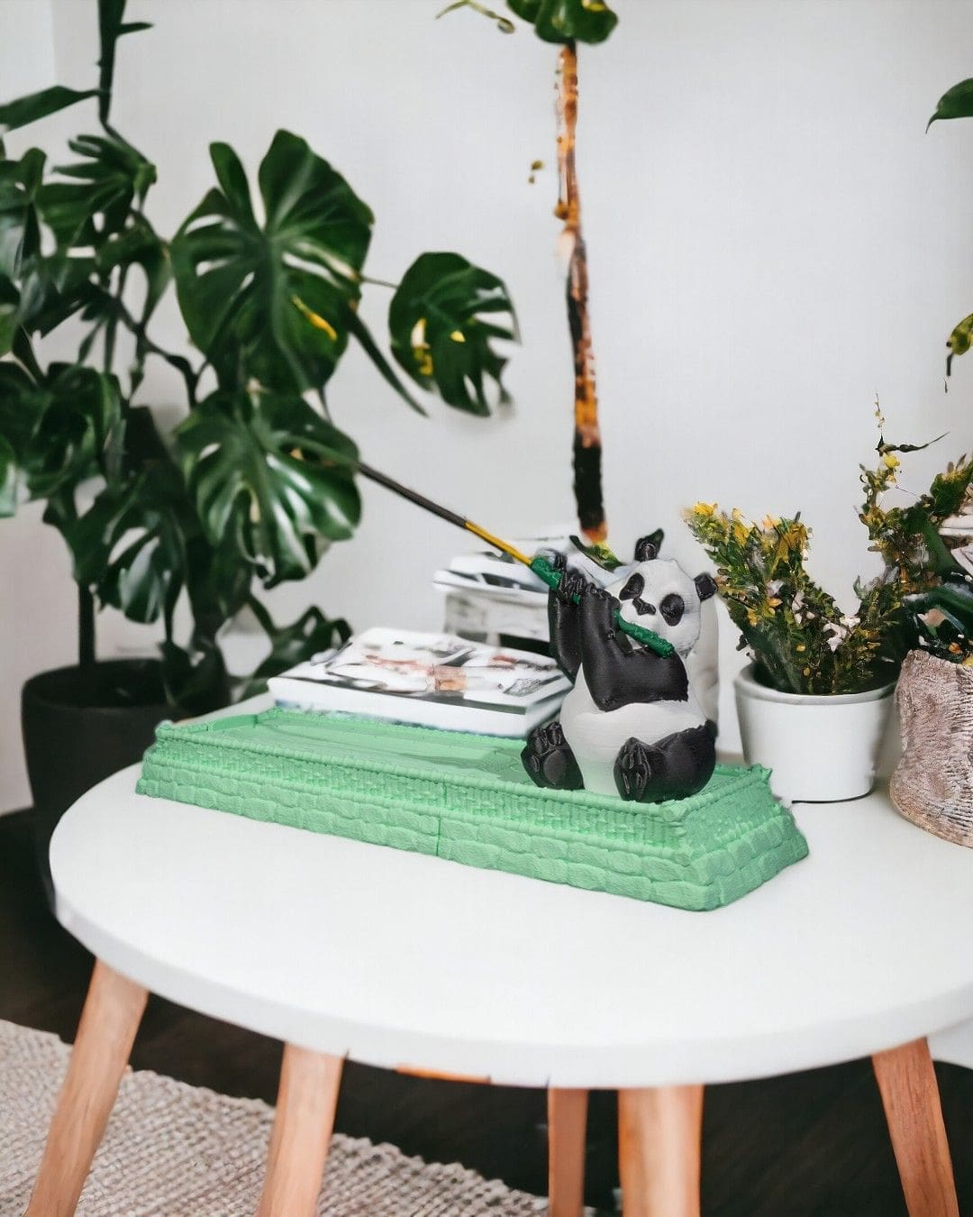 Portaincenso Panda Flautista - Melodie Serene e Aromi Avvolgenti Dipinti a Mano - immagine 2